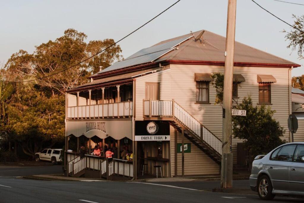 Yandina Hotel Eksteriør bilde