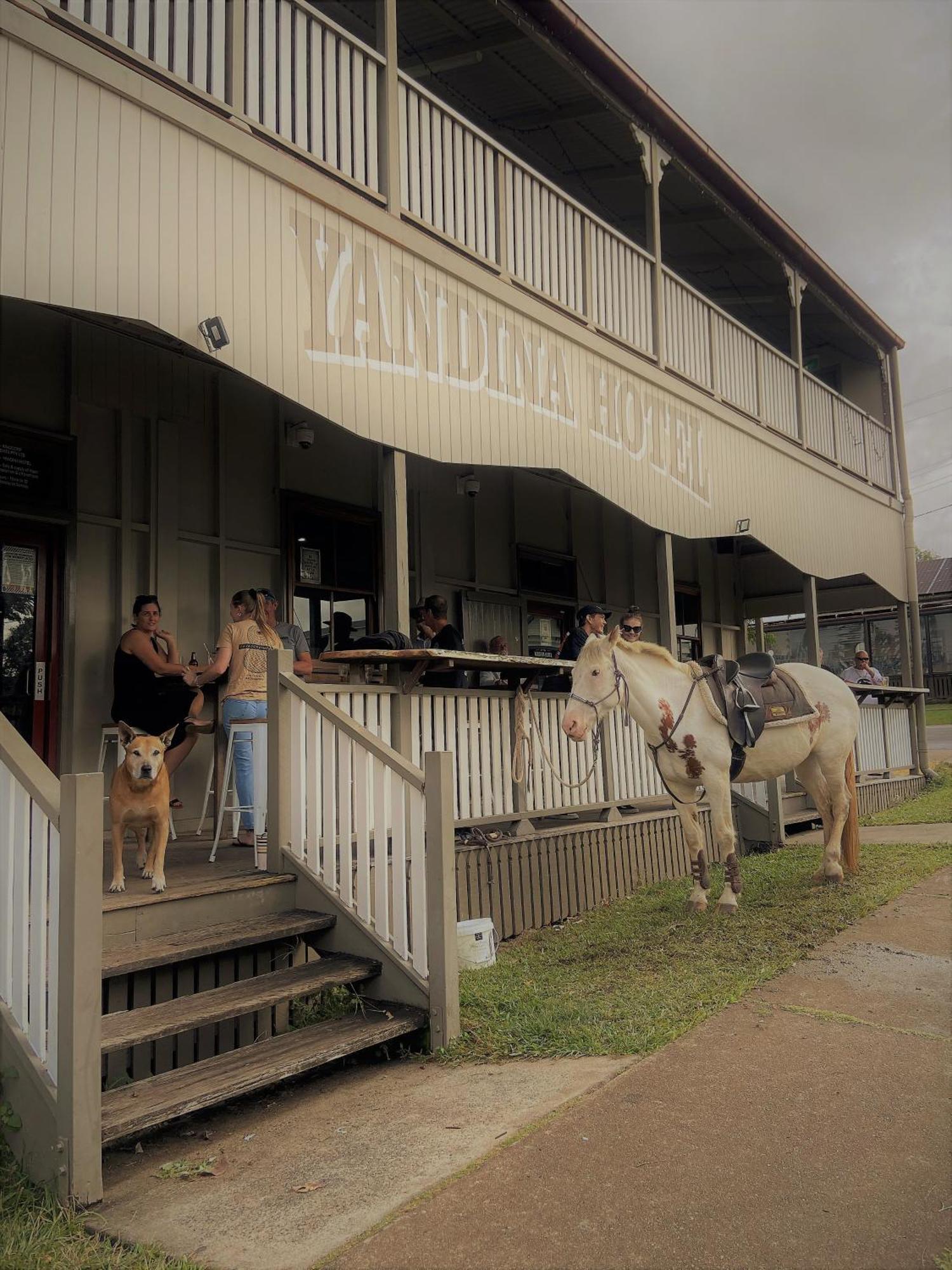 Yandina Hotel Eksteriør bilde